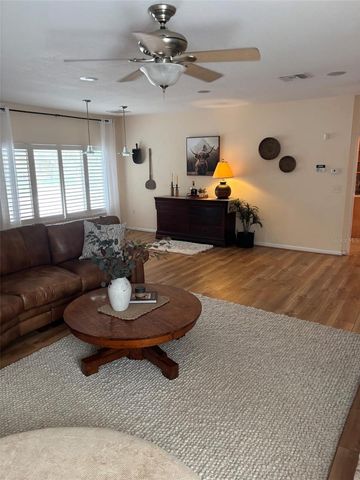 401 WHITCOMB BOULEVARD, Tarpon Springs, FL 34689