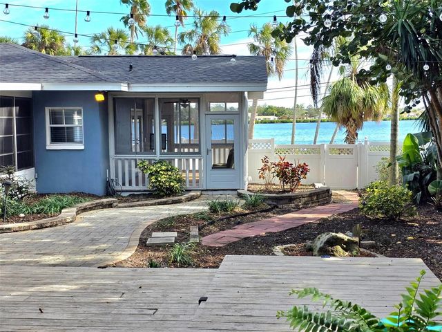 401 WHITCOMB BOULEVARD, Tarpon Springs, FL 34689