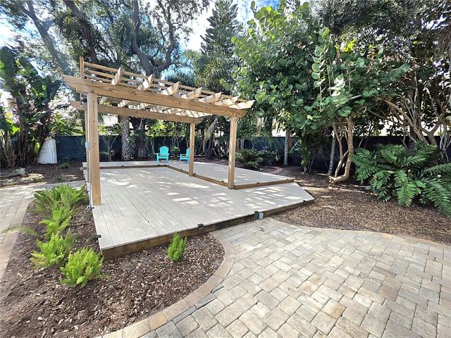 401 WHITCOMB BOULEVARD, Tarpon Springs, FL 34689