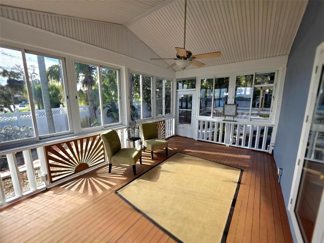 401 WHITCOMB BOULEVARD, Tarpon Springs, FL 34689