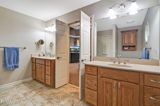 33 Hemlock Court, Crossville, TN 38558