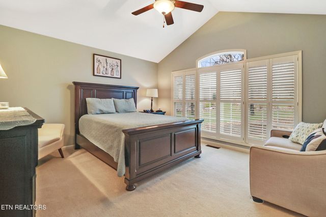 33 Hemlock Court, Crossville, TN 38558