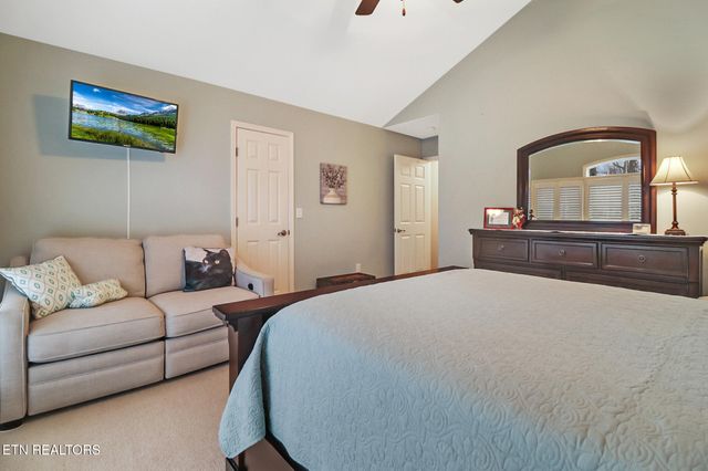 33 Hemlock Court, Crossville, TN 38558