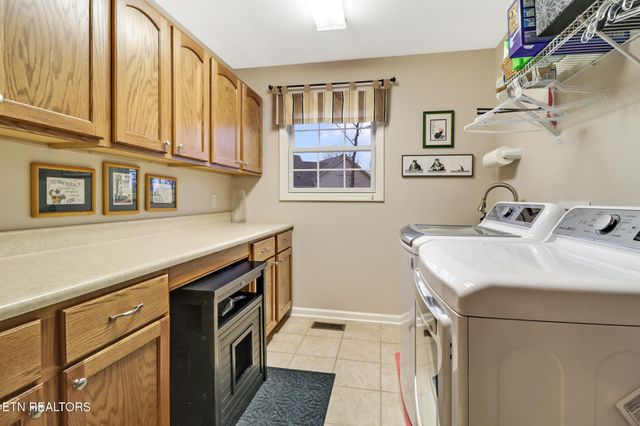 33 Hemlock Court, Crossville, TN 38558