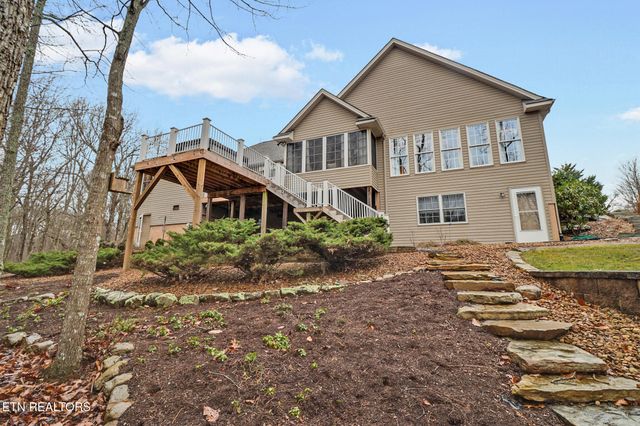 33 Hemlock Court, Crossville, TN 38558