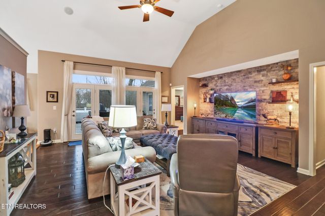 33 Hemlock Court, Crossville, TN 38558