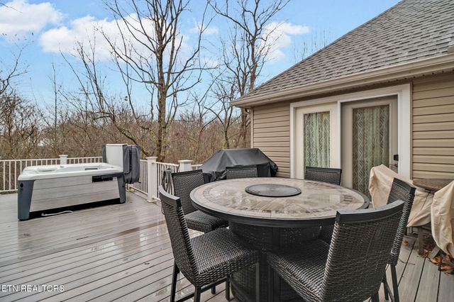 33 Hemlock Court, Crossville, TN 38558