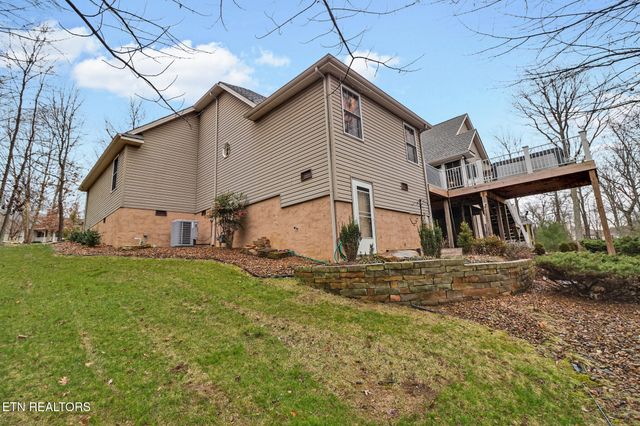 33 Hemlock Court, Crossville, TN 38558