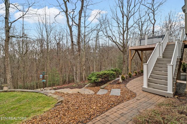 33 Hemlock Court, Crossville, TN 38558