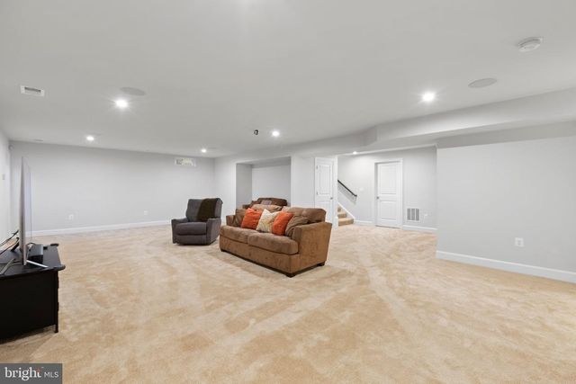 512 CRAB APPLE DR, Stafford, VA 22554