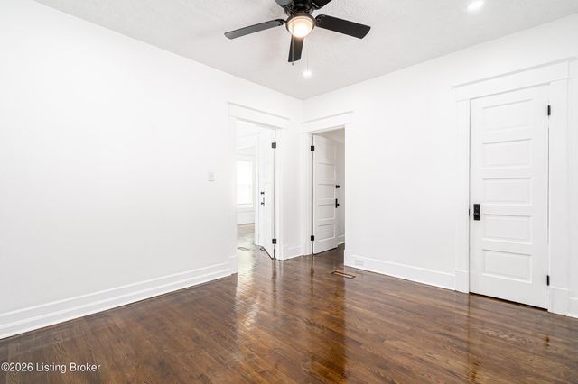 1448 Catalpa St, Louisville, KY 40211