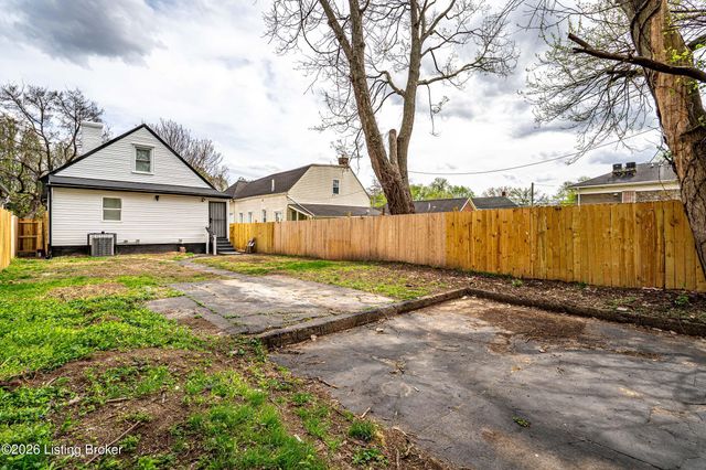 1448 Catalpa St, Louisville, KY 40211