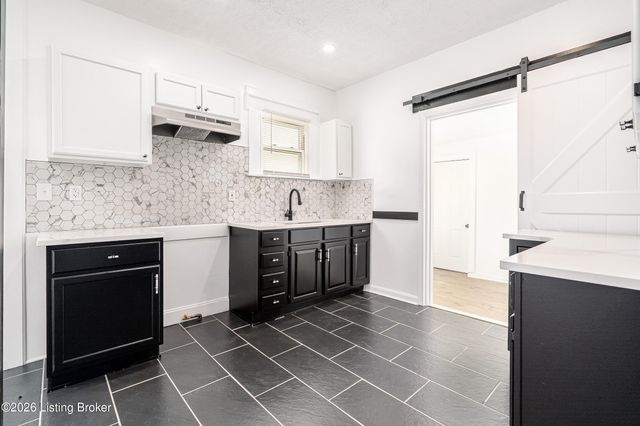 1448 Catalpa St, Louisville, KY 40211