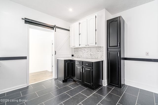 1448 Catalpa St, Louisville, KY 40211