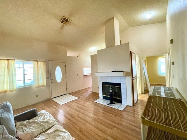 1632 North Torrey Pines Drive 101, Las Vegas, NV 89108