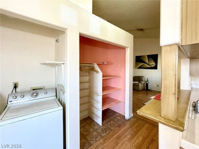 1632 North Torrey Pines Drive 101, Las Vegas, NV 89108