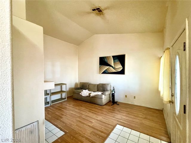 1632 North Torrey Pines Drive 101, Las Vegas, NV 89108