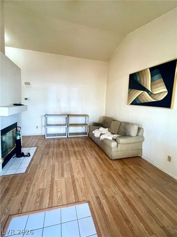 1632 North Torrey Pines Drive 101, Las Vegas, NV 89108