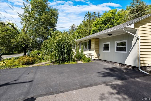 8583 Green Lakes Road, Manlius, NY 13066
