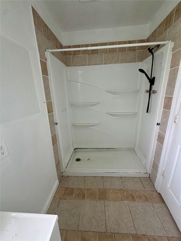 9210 Tacquard Drive, Hitchcock, TX 77563