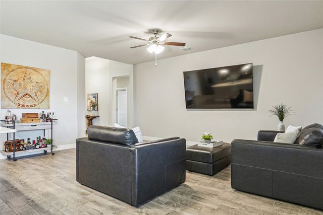 1041 Southwark Drive, Fort Worth, TX 76247