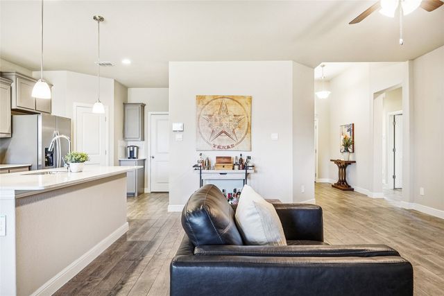 1041 Southwark Drive, Fort Worth, TX 76247