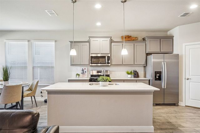 1041 Southwark Drive, Fort Worth, TX 76247