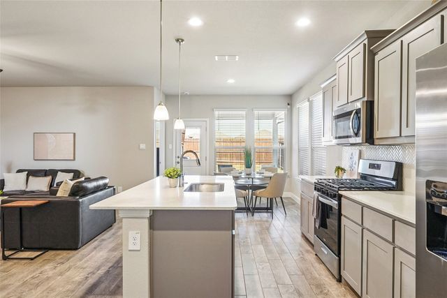 1041 Southwark Drive, Fort Worth, TX 76247