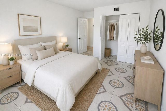 3700 NW 21st St 109, Lauderdale Lakes, FL 33311