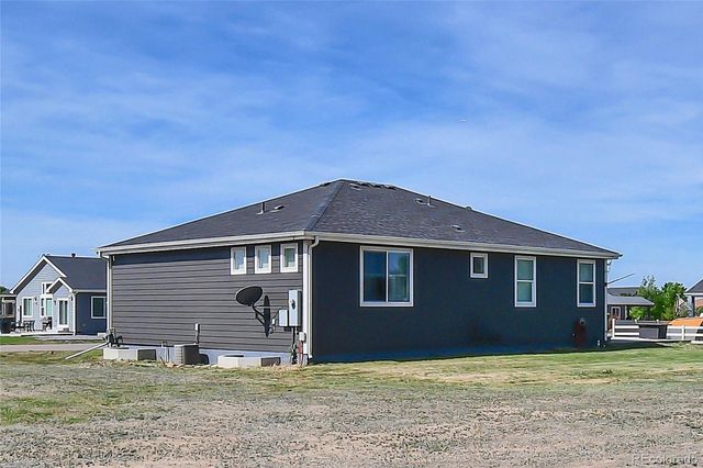 525 Foxtail Drive, Hudson, CO 80642
