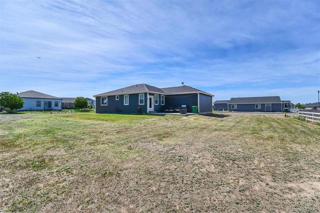 525 Foxtail Drive, Hudson, CO 80642