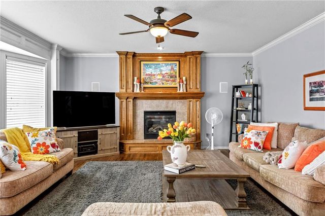 2221 SW Hawk View Road, Lee's Summit, MO 64082