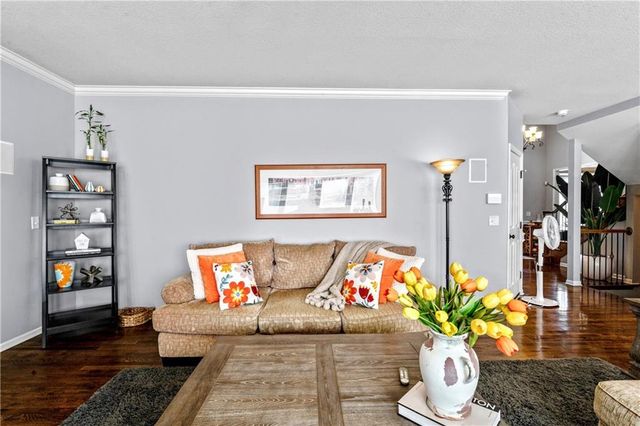 2221 SW Hawk View Road, Lee's Summit, MO 64082