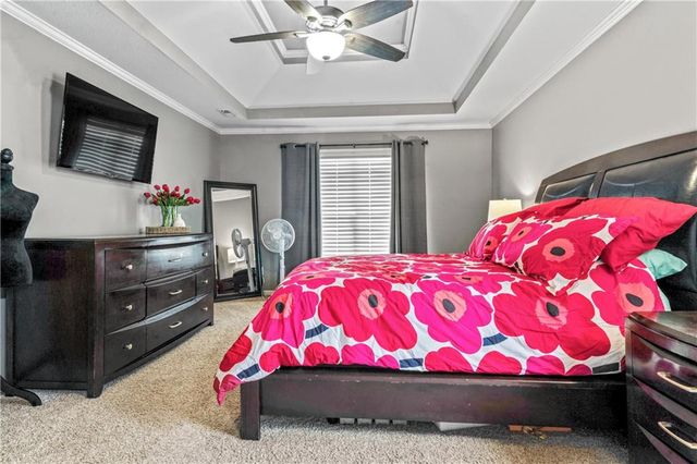2221 SW Hawk View Road, Lee's Summit, MO 64082
