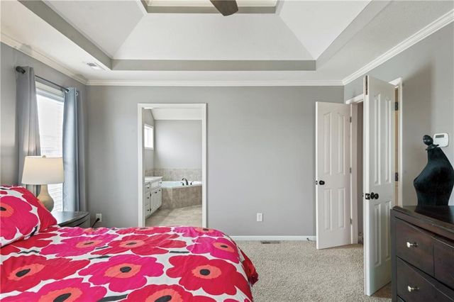 2221 SW Hawk View Road, Lee's Summit, MO 64082