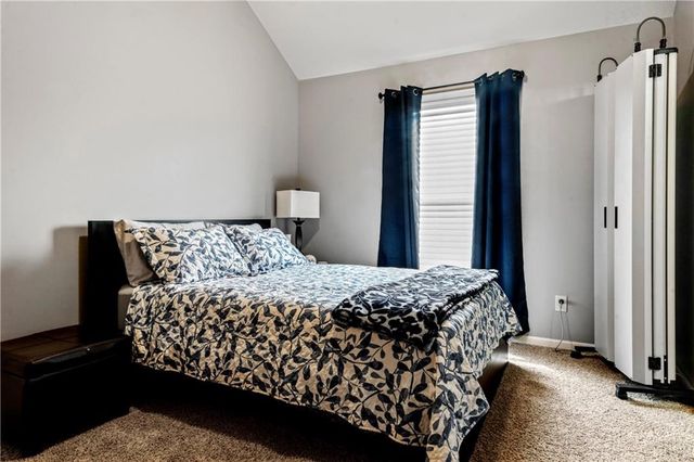 2221 SW Hawk View Road, Lee's Summit, MO 64082