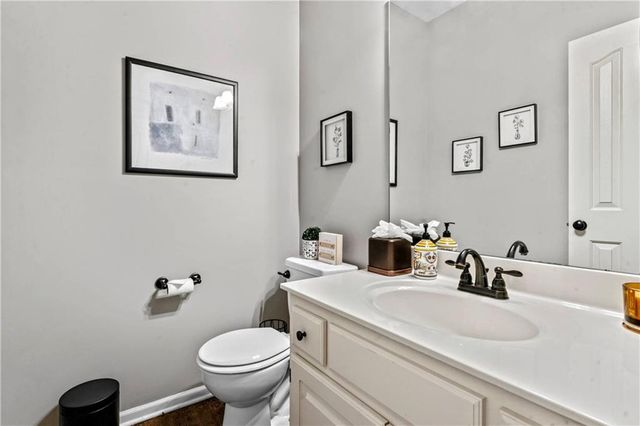 2221 SW Hawk View Road, Lee's Summit, MO 64082