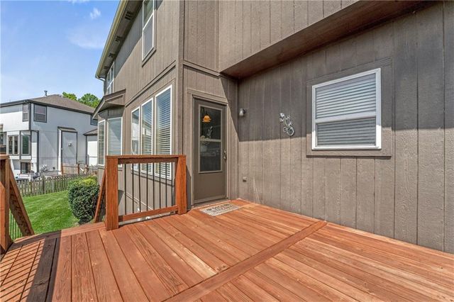 2221 SW Hawk View Road, Lee's Summit, MO 64082