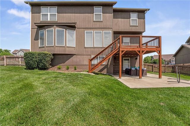 2221 SW Hawk View Road, Lee's Summit, MO 64082