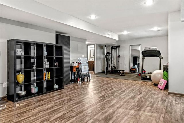2221 SW Hawk View Road, Lee's Summit, MO 64082