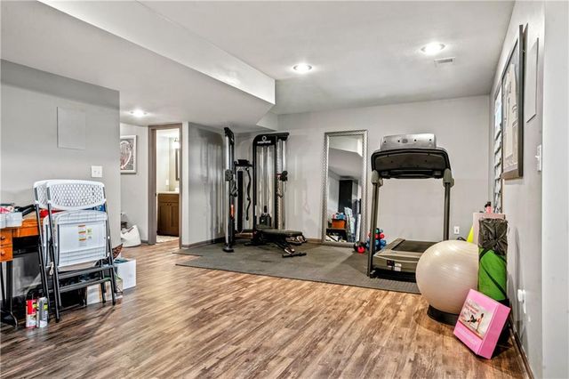 2221 SW Hawk View Road, Lee's Summit, MO 64082