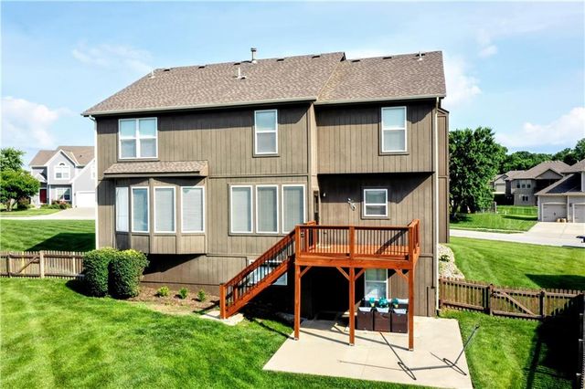 2221 SW Hawk View Road, Lee's Summit, MO 64082