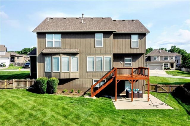 2221 SW Hawk View Road, Lee's Summit, MO 64082