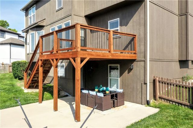 2221 SW Hawk View Road, Lee's Summit, MO 64082