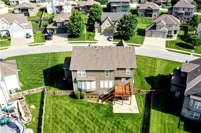 2221 SW Hawk View Road, Lee's Summit, MO 64082
