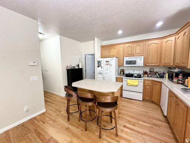 1563 W TURTLE DOVE LN, West Jordan, UT 84088