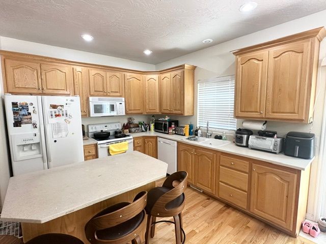 1563 W TURTLE DOVE LN, West Jordan, UT 84088