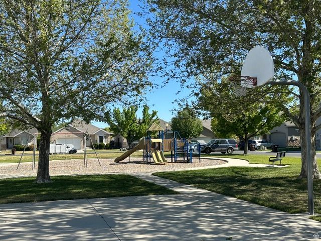1563 W TURTLE DOVE LN, West Jordan, UT 84088