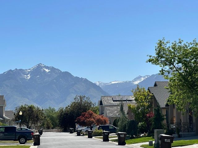 1563 W TURTLE DOVE LN, West Jordan, UT 84088