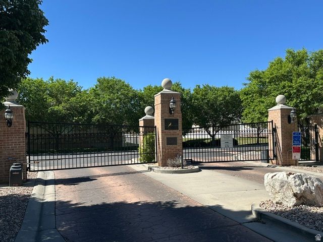 1563 W TURTLE DOVE LN, West Jordan, UT 84088
